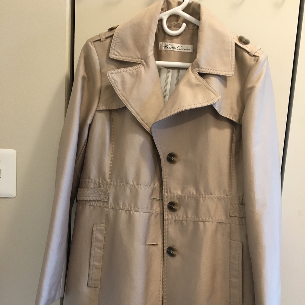 • Kenneth Cole • Trench Coat